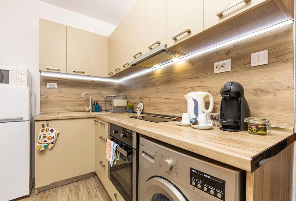 شقة 'Little Little' House In The Town Center & Parking بلوفديف المظهر الخارجي الصورة